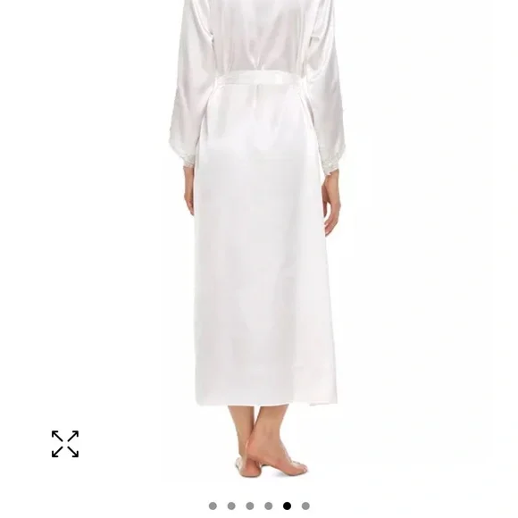 Bridal Robe - Picture 6 of 8